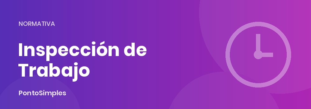 Inspector de Trabajo revisando el registro de jornada de una empresa